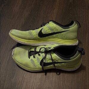 Nike flyknit one lunarlon athletic shoes